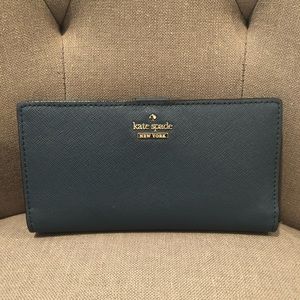 🎈CLOSET CLEAR OUT SALE🎈kate spade wallet